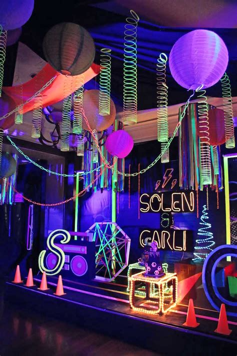 Celebrating level 1 in new zealand, our guests got together and had an amazing time in the second edition of our glow in the dark party! Kara's Party Ideas Glow-in-the-Dark Birthday Party | Kara ...