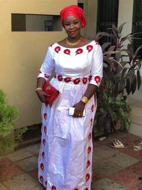 Modele Bazin Blanc Broderie Rouge Mode Africaine Robe Tenue