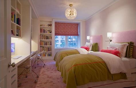 Learn how to take your small bedroom max centered the bed in this space, leaving room to walk on either side. 40+ Cute and InterestingTwin Bedroom Ideas for Girls - Hative