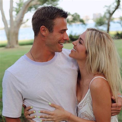 Duck Dynastys Sadie Robertson Is Engaged To Christian Huff E Online