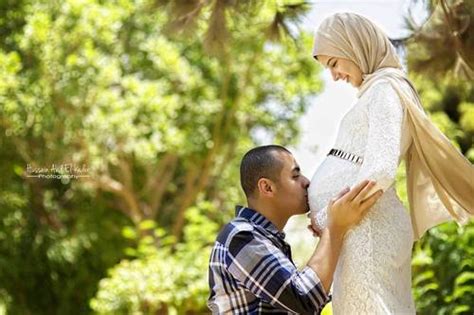 Membaca surat yasin sesering mungkin dimalam hari dengan tulus dengan harapan diampuni segala dosa dan kesalahan kita, maka allah swt akan didalam surah yasin terdapat keajaiban sebagai penyembuh, penyelamat, penenang hati , penawar racun bagi penyakit hati dan doa yang penuh. AMALAN DOA SUAMI ISTERI TIKA SEDANG HAMIL