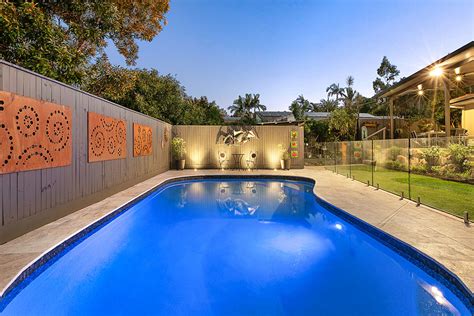 Carnations, daisies, irises, lilies, orchids, roses, sunflowers Chapel Hill 4 | Premium Pools & Gardens: Experienced ...