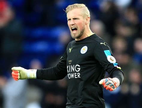 Kasper schmeichel, 34, from denmark leicester city, since 2011 goalkeeper market value: Like father like son, Schmeichel saves day for Leicester ...