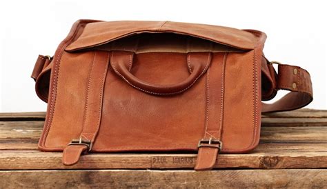 Troisième gardien dans la hiérarchie caennaise le stade malherbe souhaite un joyeux anniversaire à paul reulet. Paul Marius, le Petit Reporter, leather camera bag on Behance