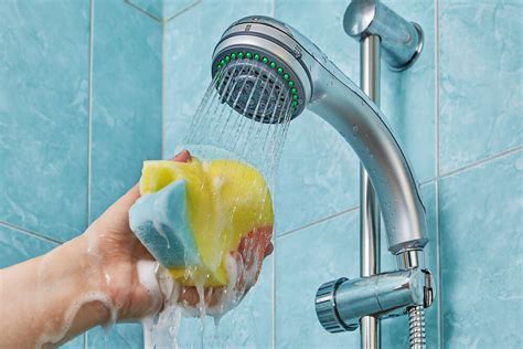 How To Choose The Best Bath Sponge For Seniors And The Elderly