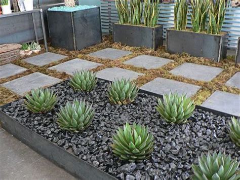A superior nursery is normally the best method to get the healthiest plants and you may. 50 Modern Front Yard Designs and Ideas | Cheap landscaping ...