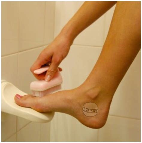 شستن پاها با آب سرد بعد از حمام و شستن پا با آب سرد هنگام عکس ویسگون