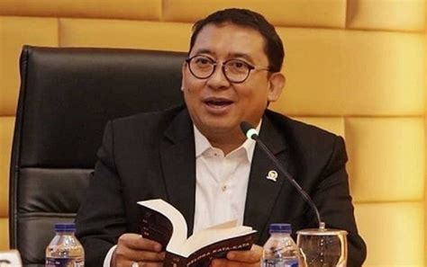 Sc atau yang biasa dikenal sebagai fadli zon politikus partai gerindra yang di kenal sebagai politikus paling yang jadi kelemahan bagi fadli adalah ketika dia harus berdebat tanpa data yang kuat atau tanpa ilmu yang mempuni, fadli akan keteteran dalam. Fadli Zon Sebut Presiden yang Bertanggungjawab Soal ...
