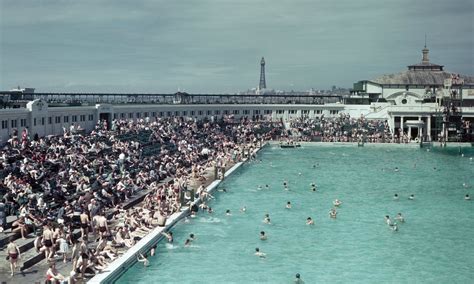 The Open Air Swimming Pool Lido On The South Shore In Blackpool 1944 Swimming Pool Art Open