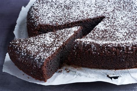 Ridiculously moist and plush olive oil cake is hard to compete with. Nigella's Chocolate Olive Oil Cake recipe | Recipe ...