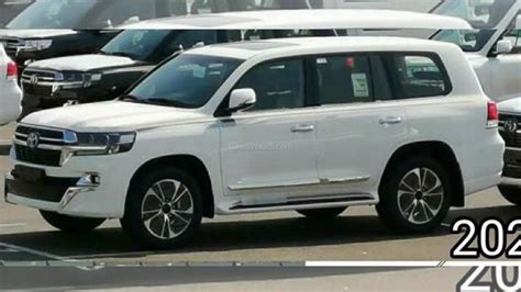 2020 Toyota Land Cruiser Facelift Spied Undisguised First Pics
