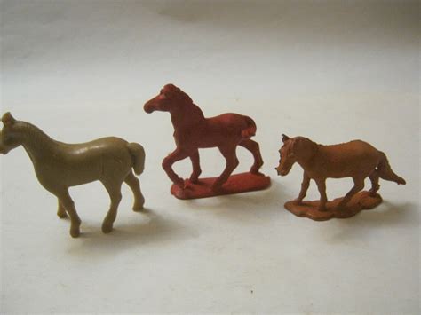 Vintage Lot Of 3 Plastic Horse Figurines About 3 Mw 68 Ebay