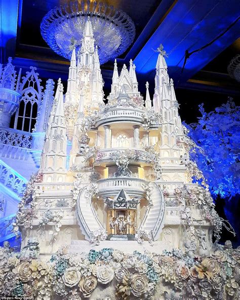 are these the most elaborate wedding cakes of all time extravagant wedding cakes castle