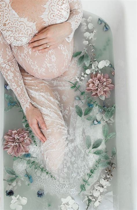 Pin By Steffhany Ch R On Alternativo Pregnancy Photoshoot Milk Bath Photography Milk Bath