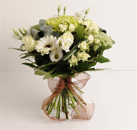 Thinking Of You Flowers Show You Care With Flowers Flower Studio Shop
