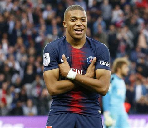The young forwards have seen the field together for a total of just 116 minutes. Dirigente rasga elogios a Mbappé: 'Mais decisivo que ...
