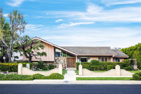 Hgtv Officially Closes On ‘brady Bunch House For 35 Million