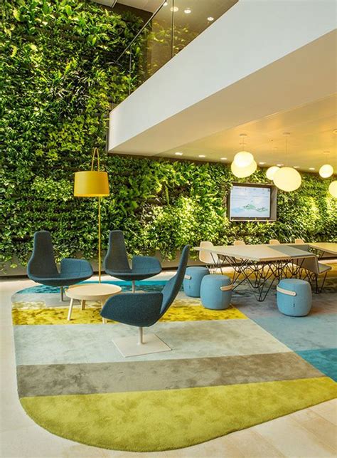 20 Fresh And Modern Green Wall To Your Interiors Homemydesign