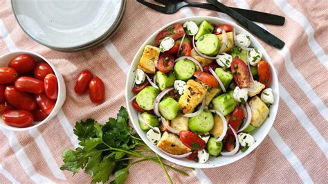 Summer Panzanella Salad With Garlic Butter Croutons Easy Home Meals