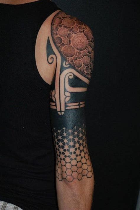 His dedication to this style has made him one of the best in the field of geometric works. 125 Top Rated Geometric Tattoo Designs This Year - Wild ...