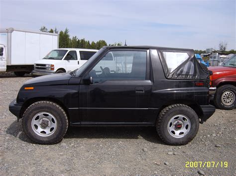 Geo Tracker 1995: Review, Amazing Pictures and Images - Look at the car