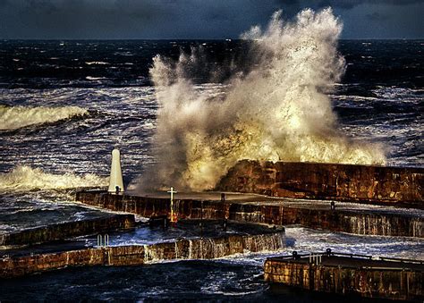 Cullen Waves 4 Photograph By Colin Shearer Fine Art America