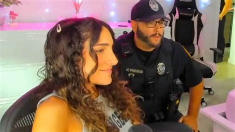 Warzone Streamer Nadia Gets Swatted Officer Calls For “hype” In Twitch