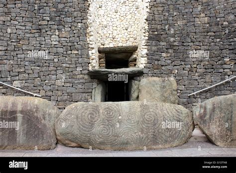 Newgrange A Prehistoric Monument In County Meath Ireland Stock Photo