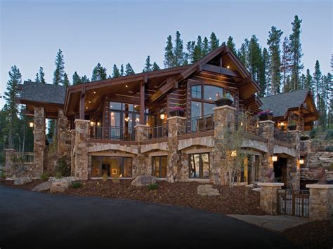 Custom Home Builder In Colorado Showcases Rustic Mountain Home