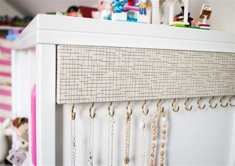 Easy Diy Jewelry Organizer For Tangle Free Necklaces Merriment Design
