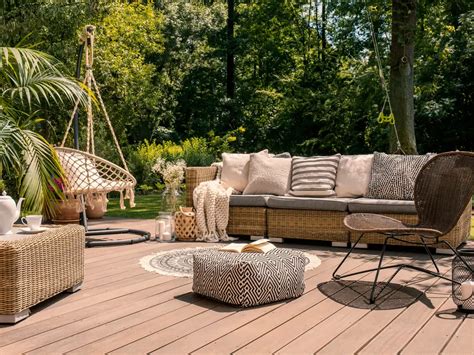 Comment bien choisir son mobilier de jardin, dès l’arrivée des beaux