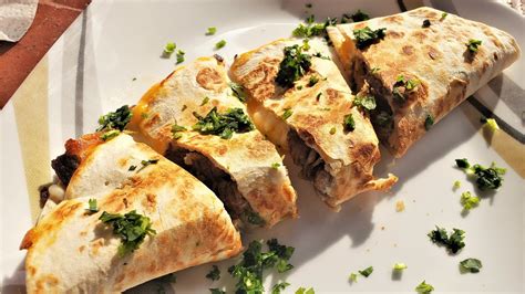 Cooking steak doesn't need to be the difficult process that lots of people think it is. How to make Mexican Steak Quesadillas - YouTube