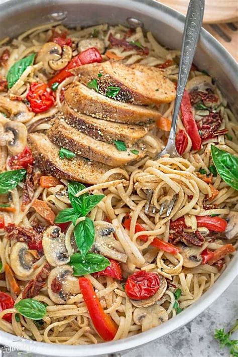 What you get is a deliciously creamy and hearty tuscan chicken pasta that is perfect for any weekday or weekend. One Pot Tuscan Chicken Pasta - Easy Weeknight Pasta (30 ...