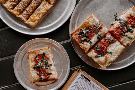 Gluten-free pizza lovers, rejoice: 10 pizzerias that will safely