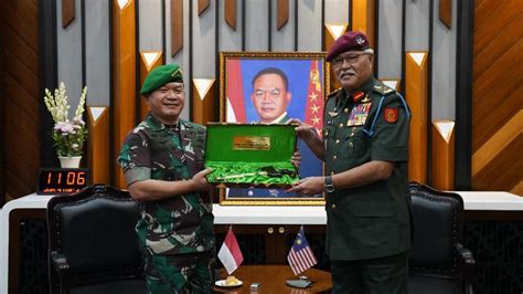 Pererat Persahabatan Panglima Tentera Darat Diraja Malaysia Kunjungi