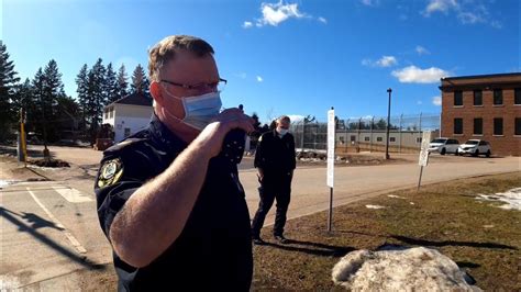 North Bay Jail Correctional Officer Gets In Photographers Face Public