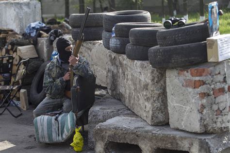 Ukraine Moves To Retake Slavyansk From Pro Russia Militants Cbs News