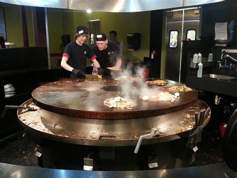 The sauce uses a combination of hoisin sauce, soy sauce, and oyster sauce for a nearly perfect combination of flavors. The Recipe Blogger!: Restaurant Review! (HuHot Mongolian ...