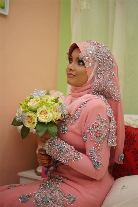 See more ideas about perkahwinan, foto kahwin, baju kahwin. yaya ayarus: Sewa Baju Pengantin :)