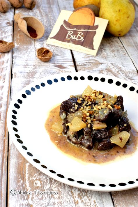 La ricetta degli gnocchi al gorgonzola è un piatto semplice e gustoso, tipico della cucina italiana. Gnocchi al cacao con gorgonzola e pere