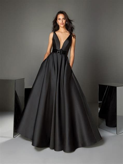 13 vestidos de festa longos preto para você se inspirar Vou de Valentina