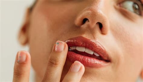 How To Heal Cracked Lip Corners Fast Wellgood