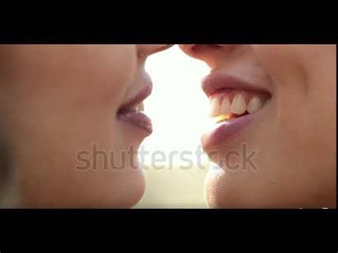 Hot Lesbians Kissing Youtube