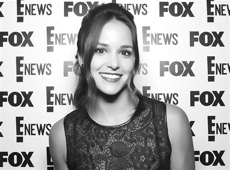 Melissa Fumero Brooklyn Nine Nine From Bones New Girl And More Fox Stars Stop By Es Selfie