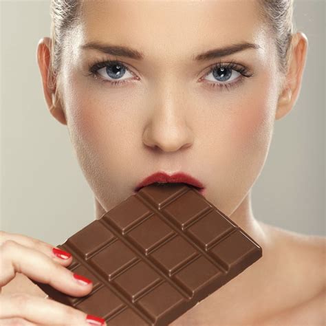 30 Women Who Are In An Intimate Relationship With Chocolate Huffpost