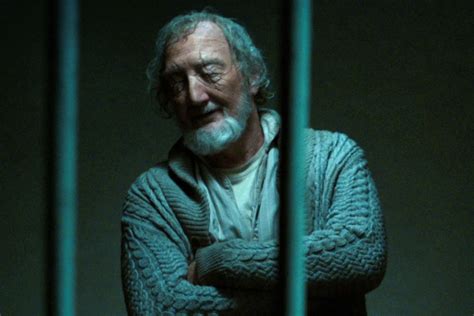‘stranger Things Ep Explains How Robert Englund Wound Up In The Show