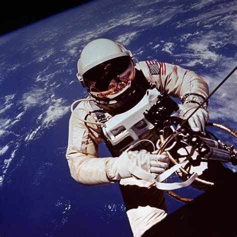 Work Of Spacewalking Astronauts Honored In Air And Space Museum Exhibit WTOP