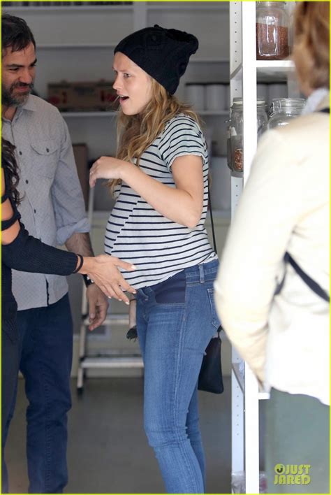 Teresa Palmer Still Working Out During Pregnancy Photo 3027595 Pregnant Celebrities Teresa