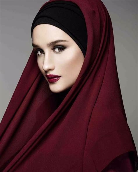 Deretan Penampilan Cinta Laura Saat Pakai Hijab Dari Model Turban