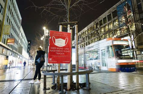 Bund und länder weisen weg aus dem lockdown. Corona-Hotspots: 2,5 Millionen Baden-Württemberger sind ...